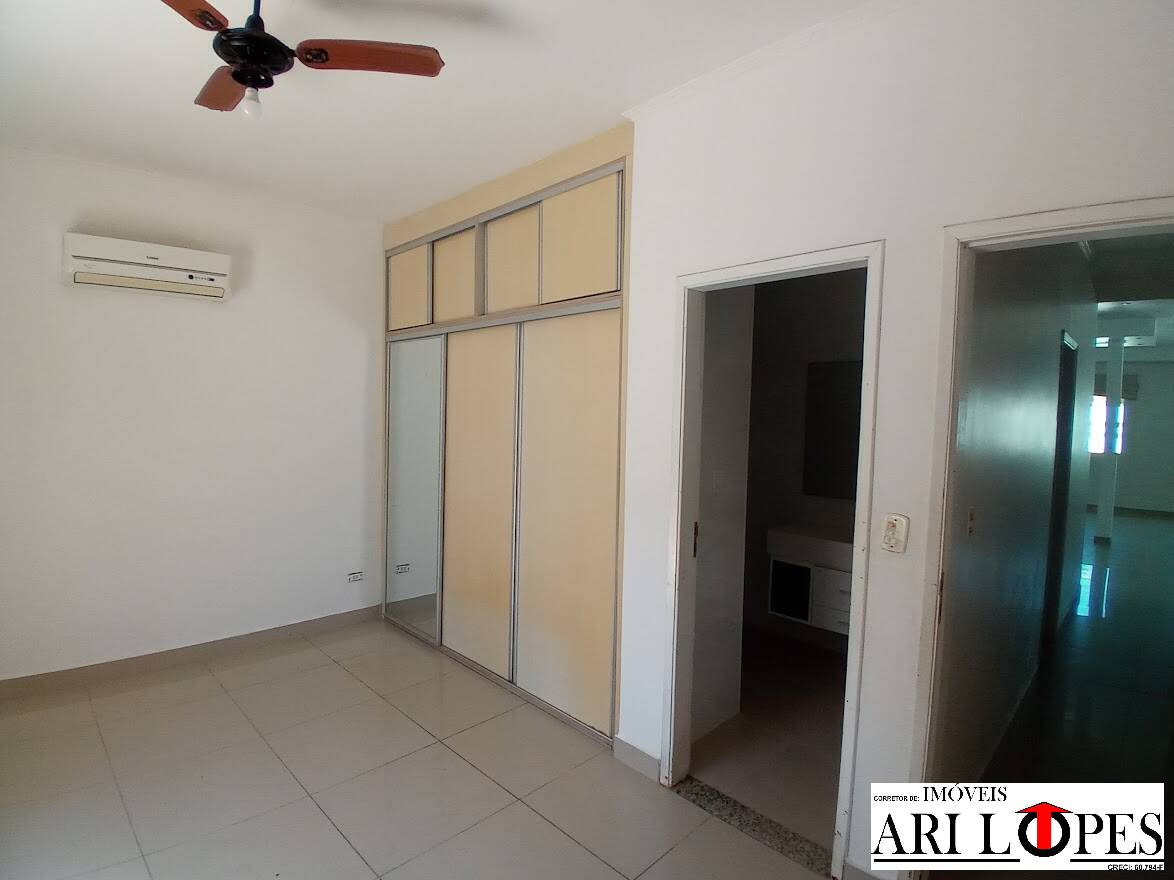 Casa à venda com 4 quartos, 276m² - Foto 16