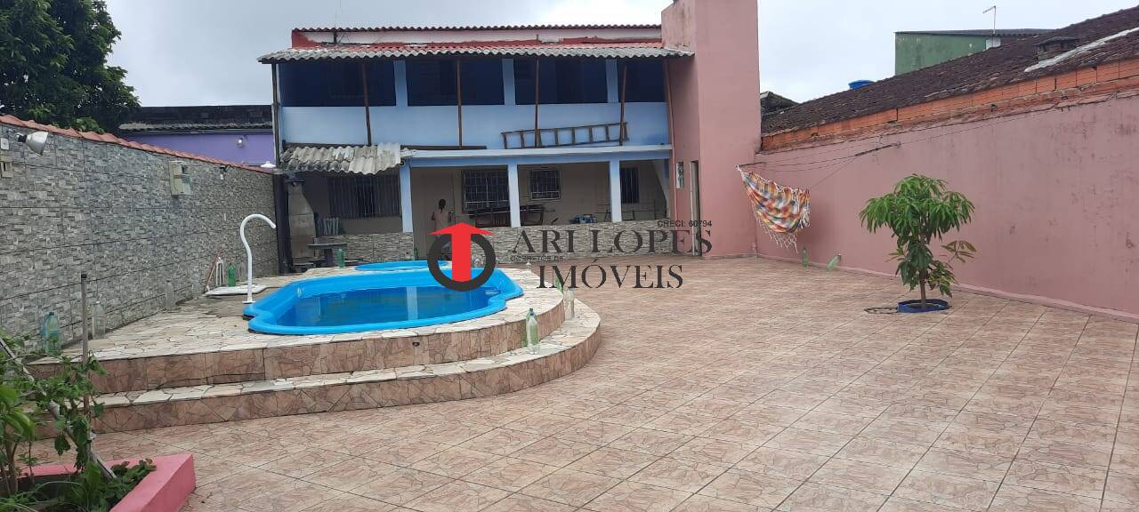 Sobrado à venda com 5 quartos, 250m² - Foto 1