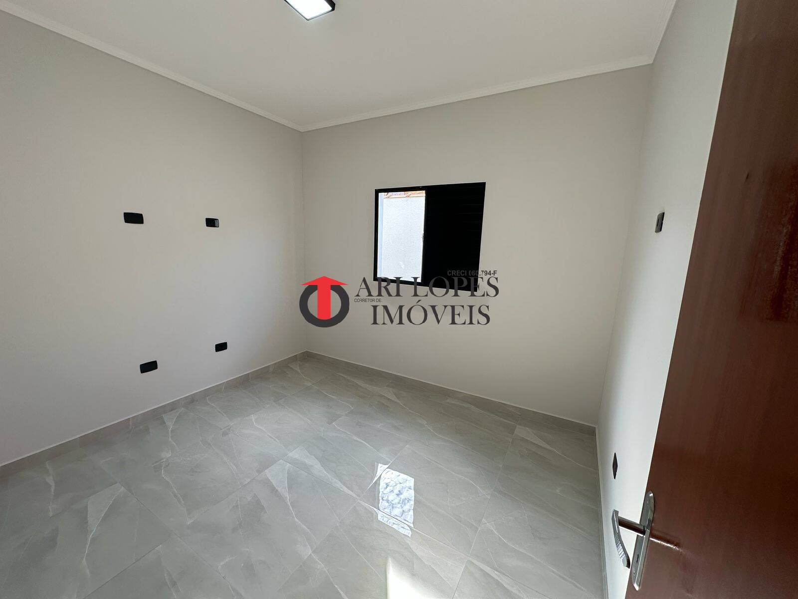 Casa à venda com 2 quartos, 68m² - Foto 8